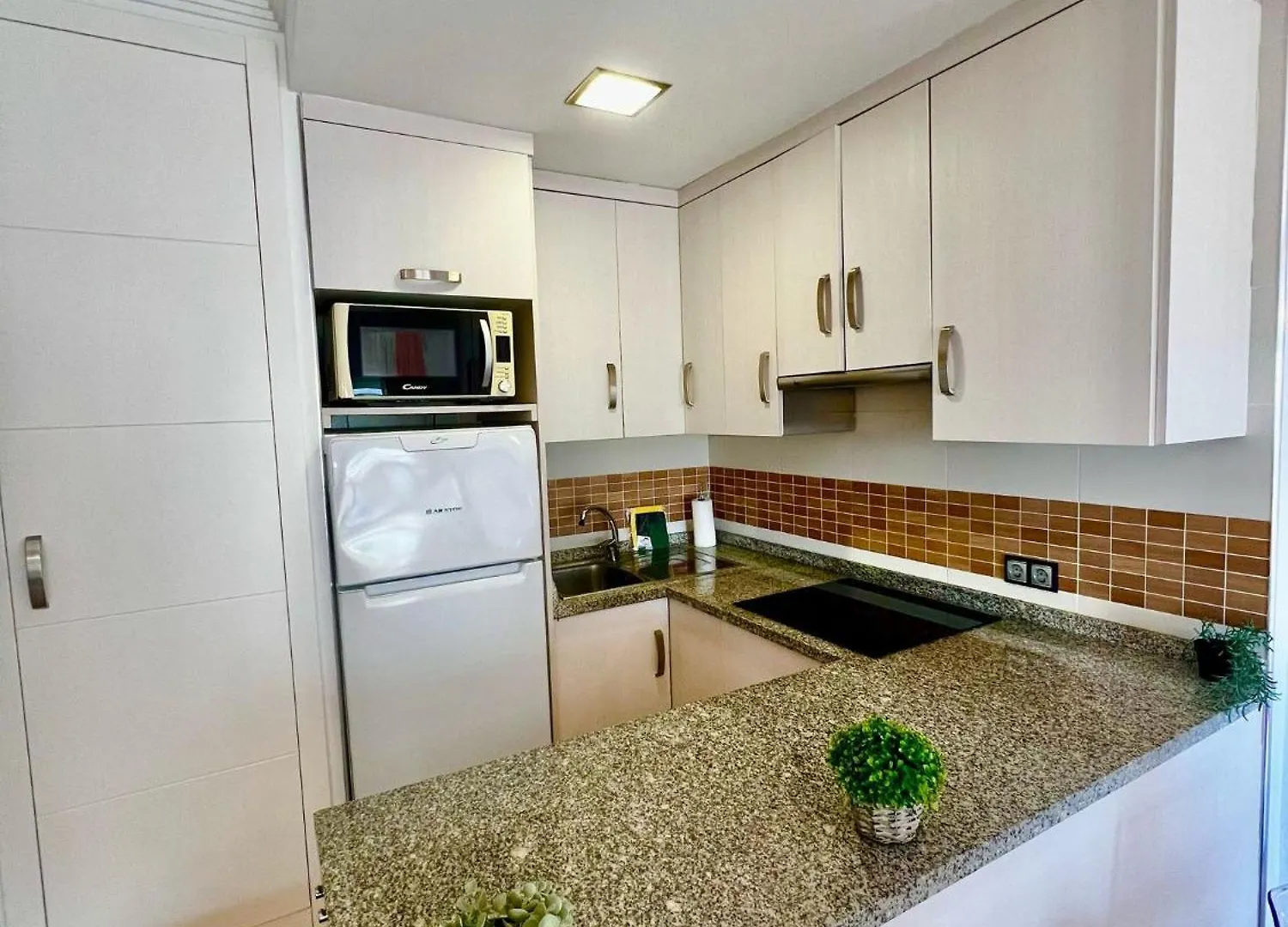 Wonderful New 1 Apartment In Benalbeach Benalmádena Hiszpania