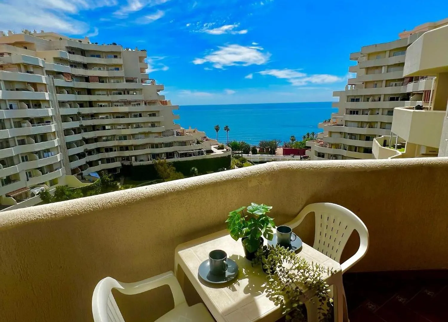 Wonderful New 1 Apartment In Benalbeach Benalmádena